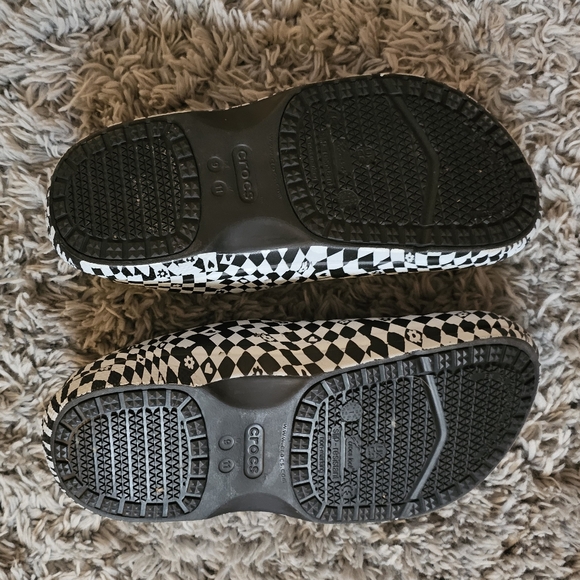 Checkered Working Croc Nursing Shoes - Picture 3 of 3